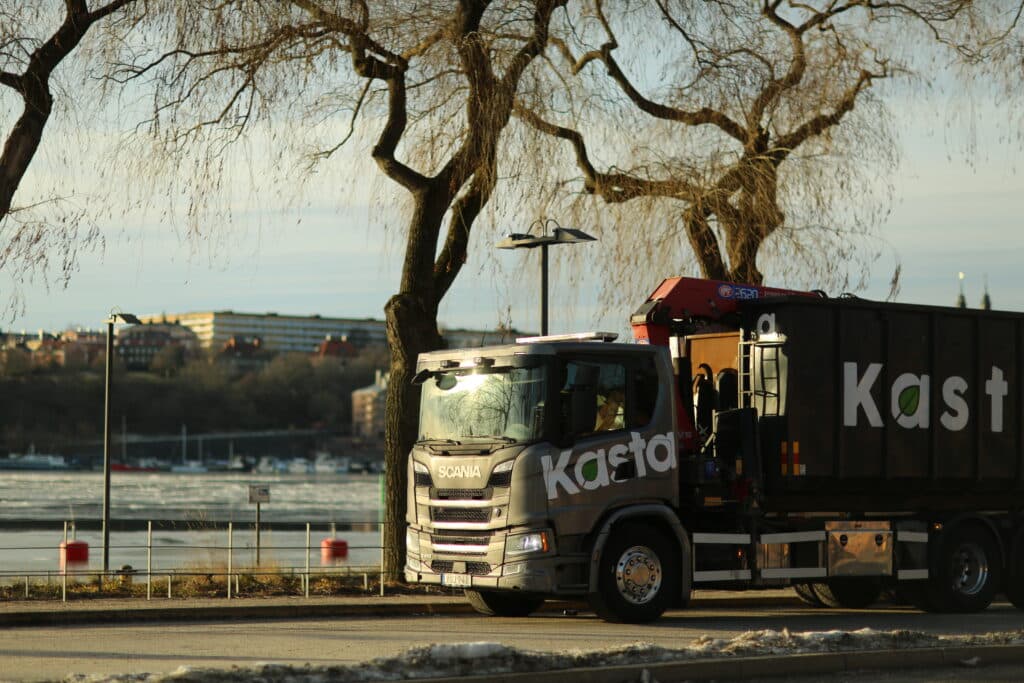 får man elda trädgårdsavfall